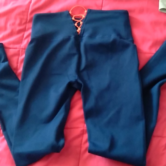 Fabletics leggings - Picture 3 of 4